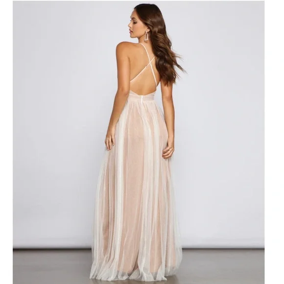 WINDSOR Formal Gown - Picture 2 of 4